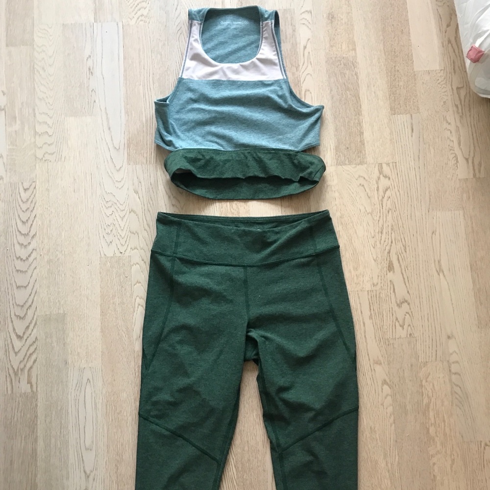 Outdoor Voices slashback and warm up leggings set